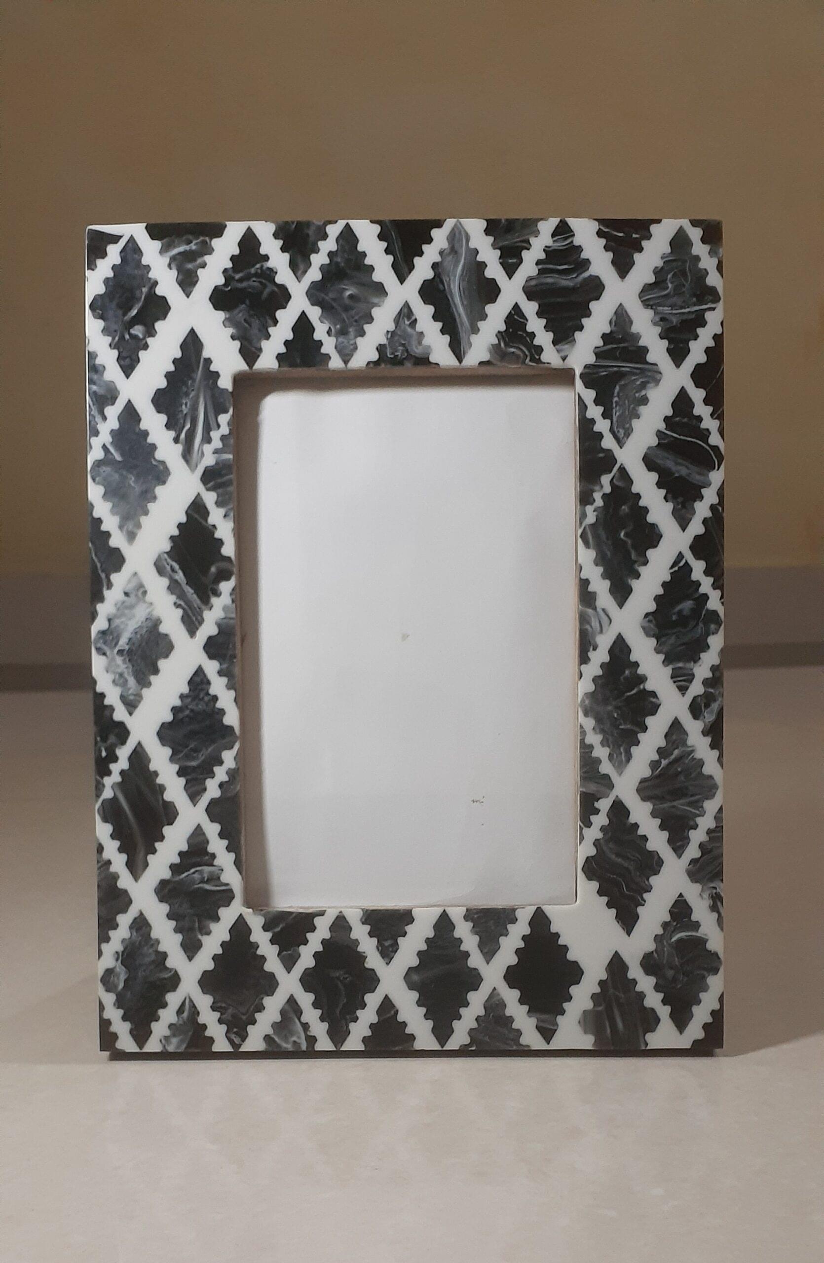 RESIN PHOTO FRAME