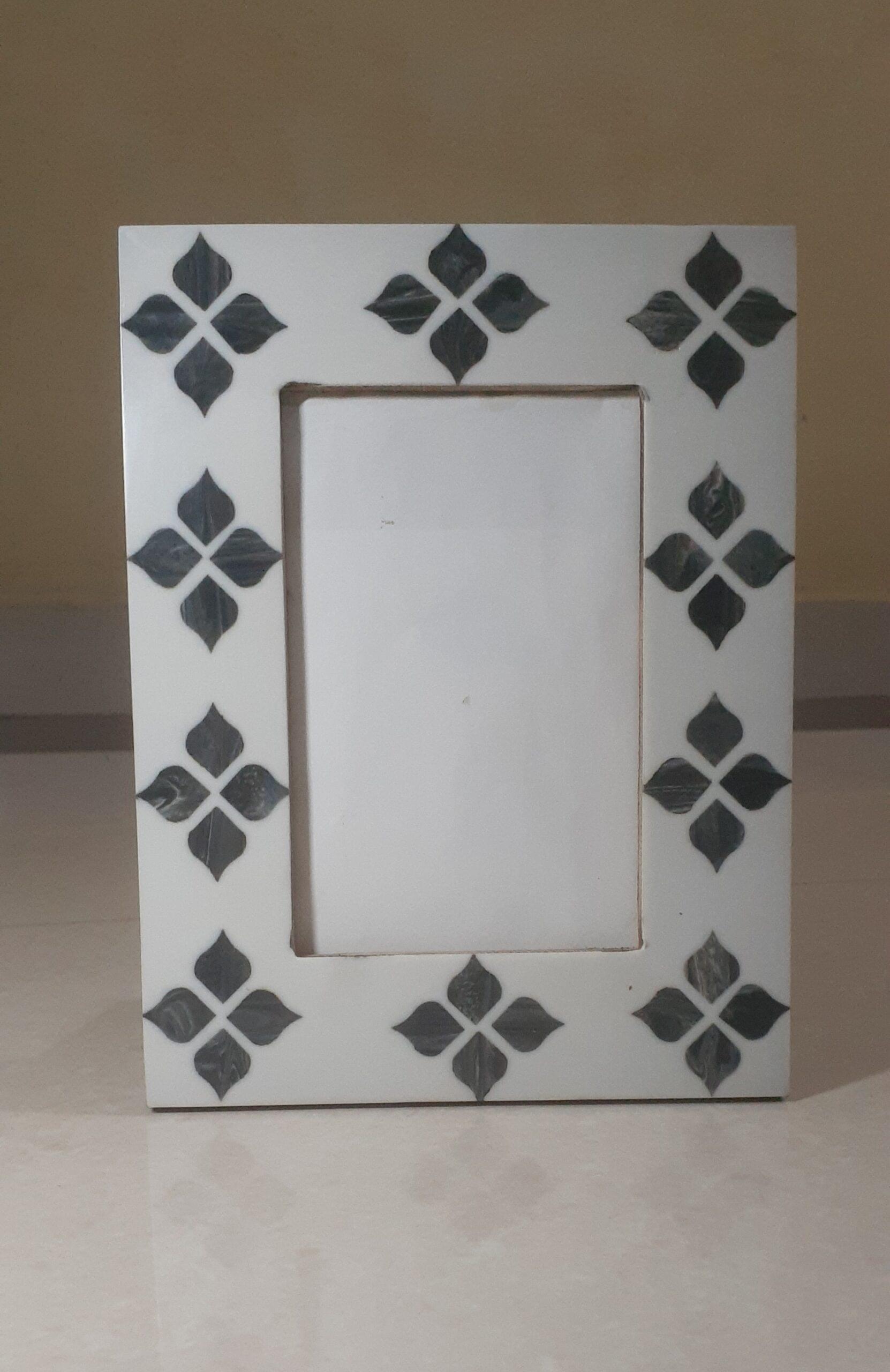 RESIN PHOTO FRAME