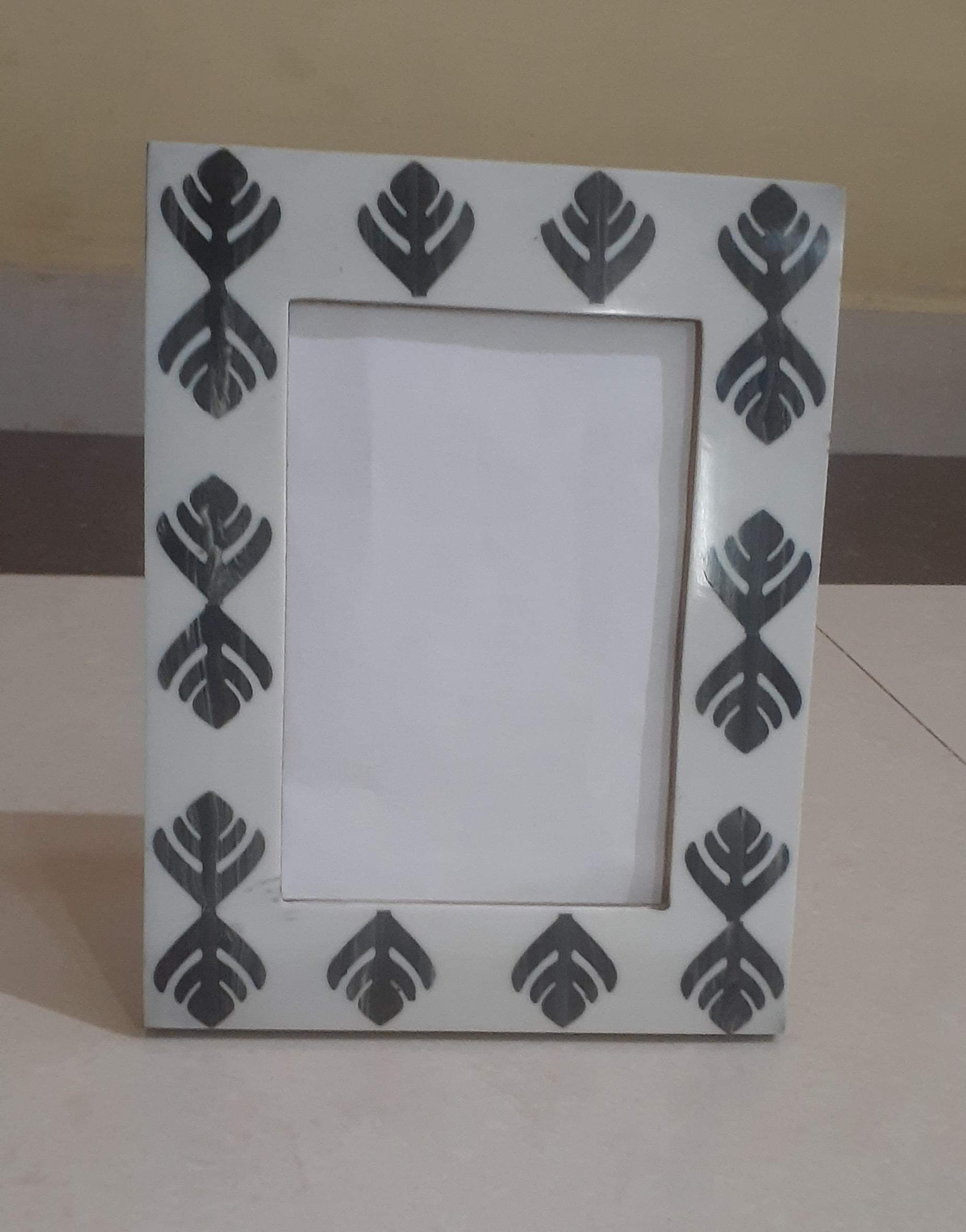 RESIN PHOTO FRAME